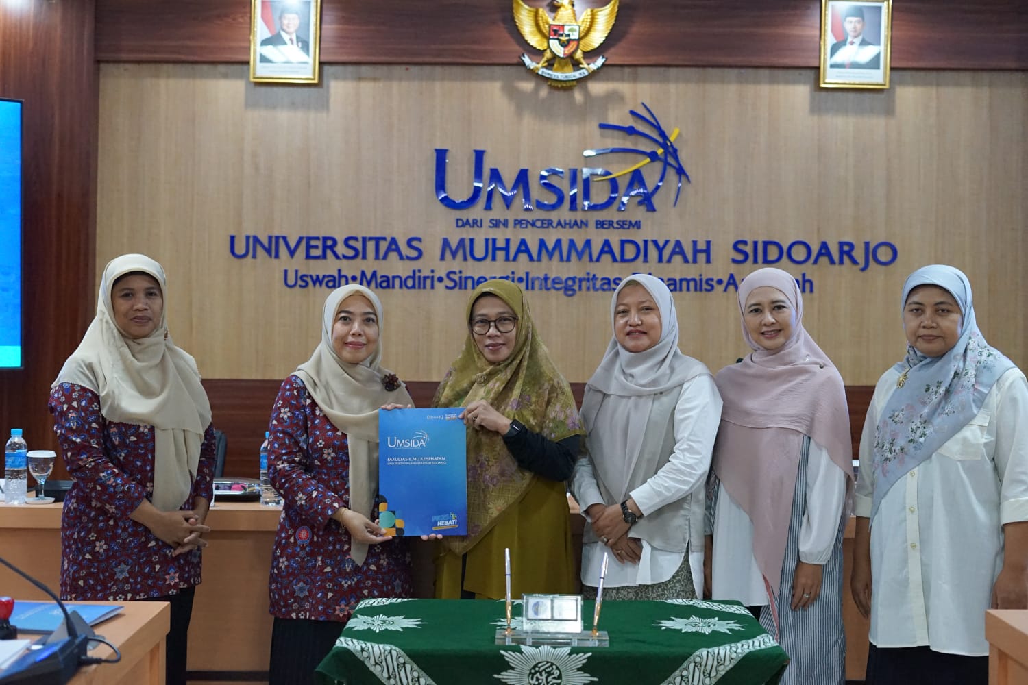Lebih unggul