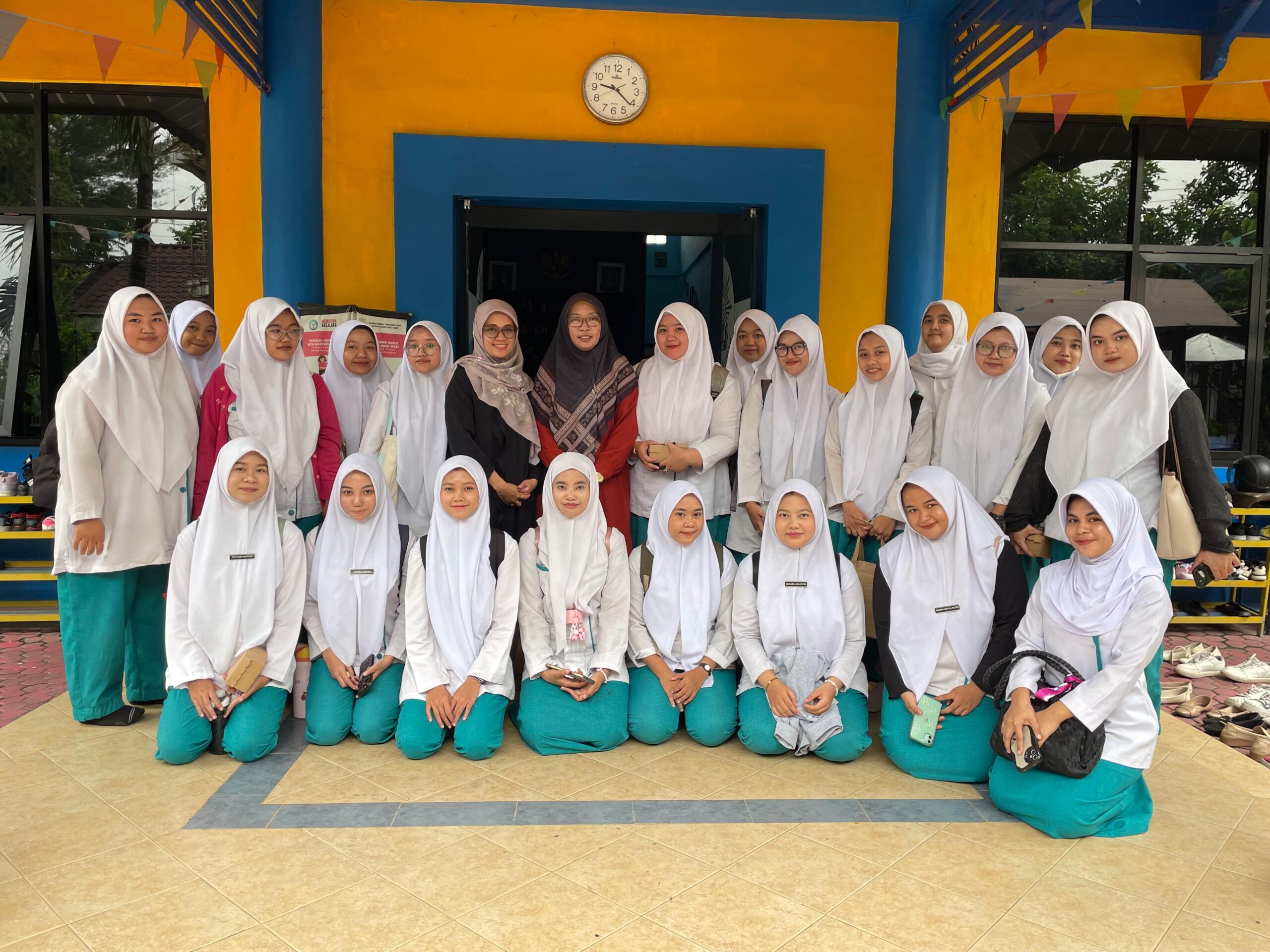 mahasiswa kebidanan di tk aba 1 candi